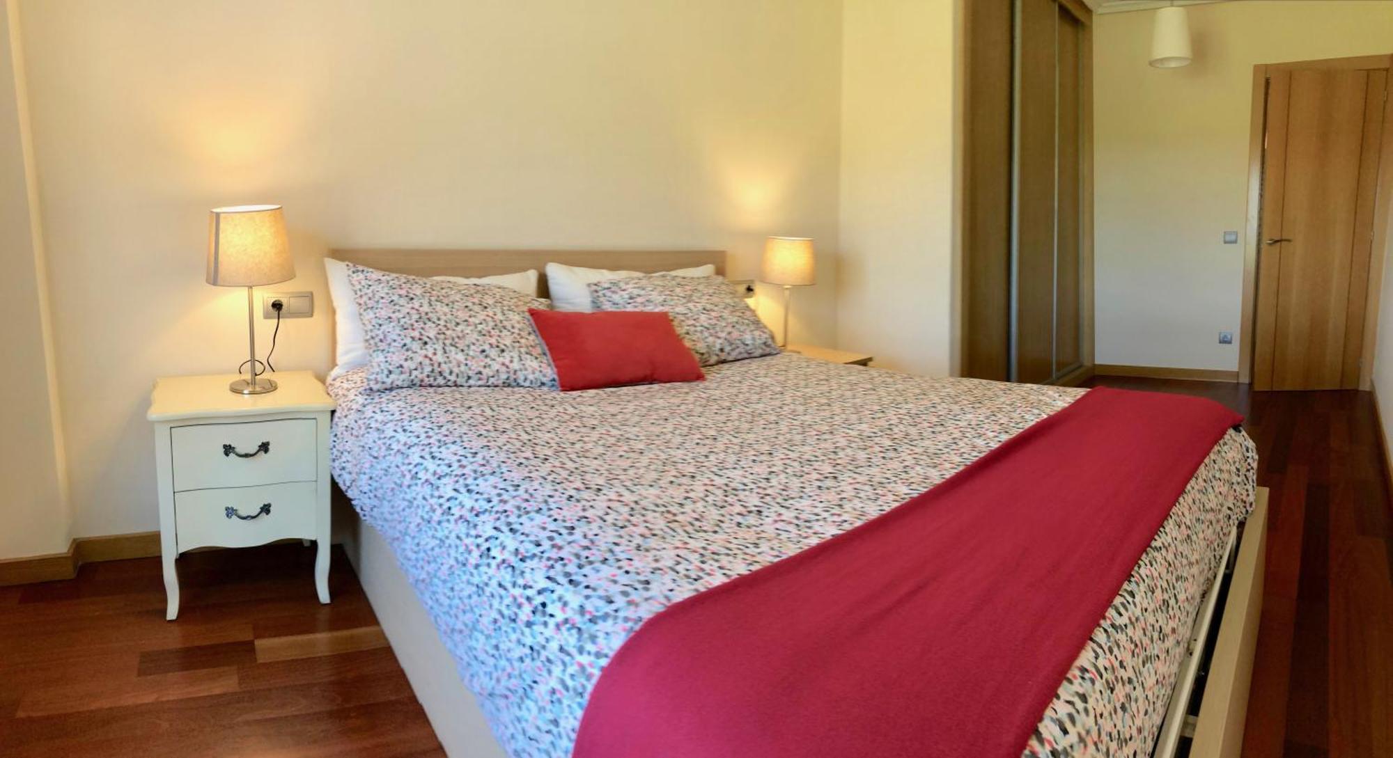 Apartamento Europa Jardin Oviedo Ngoại thất bức ảnh